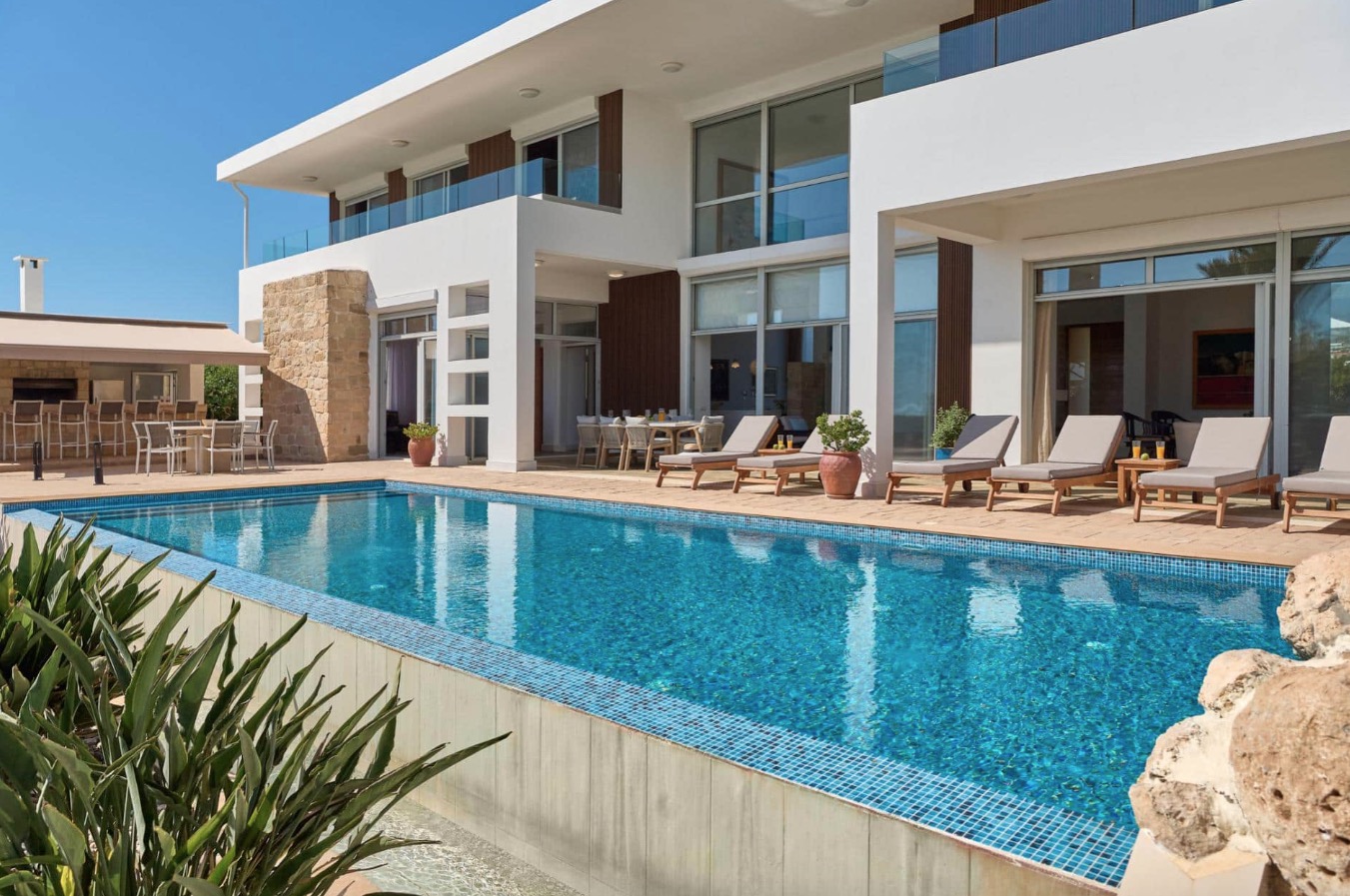 Oceanus Pool Villas